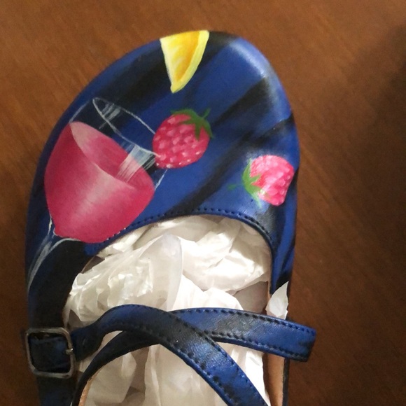 Hand painted never worn Via and Via shoes, size 8. Blue and black. - Picture 3 of 5